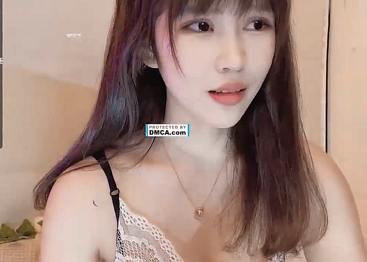 【Stripchat】“哥哥，不可涩涩噢！”超可爱猫女主播「MiSSLee01」黑丝挑逗按摩棒自慰颤抖